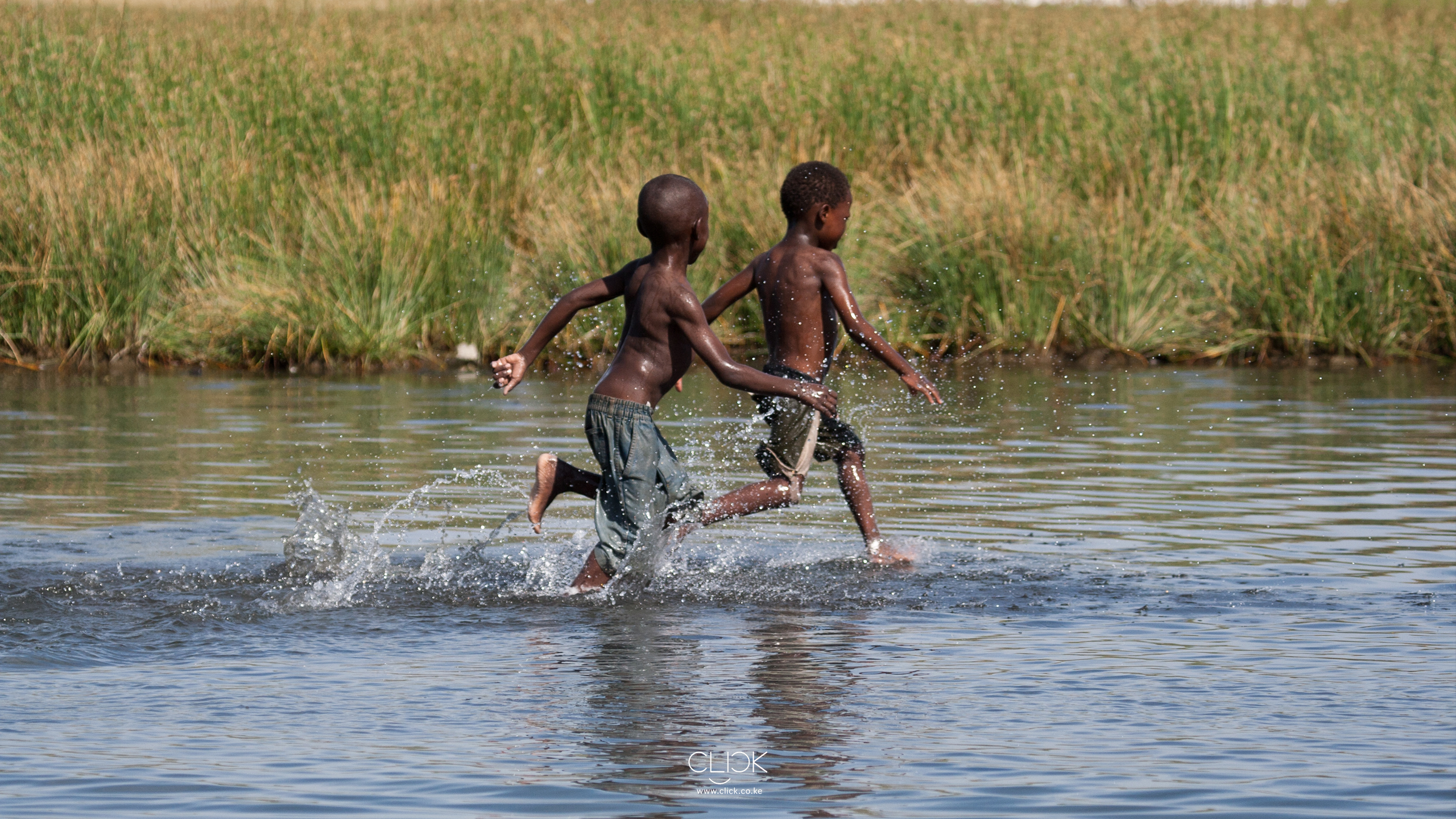 Lake boys. Река Африка мальчики купаются. Kids Bathing River поход. African boys in River. Boys in River Тайланд.